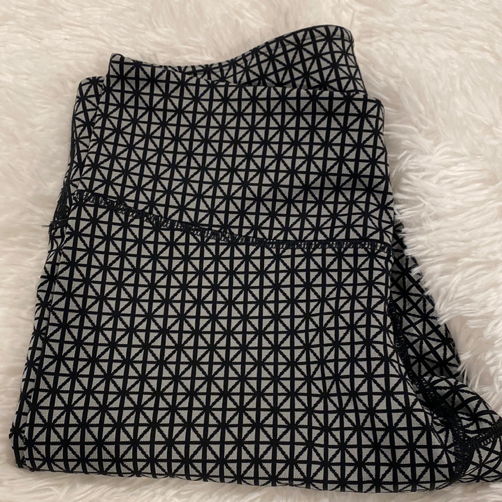 New, never worn Lululemon patterned leggings